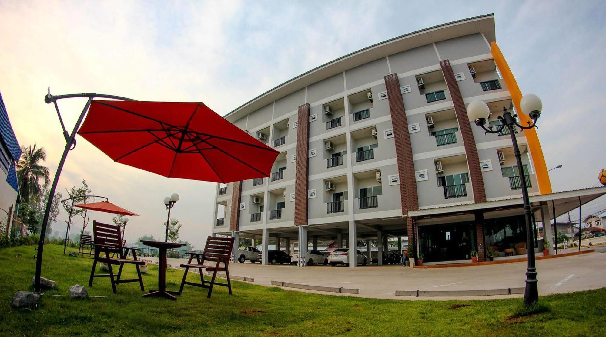 Plus Hotel Loei Eksteriør billede